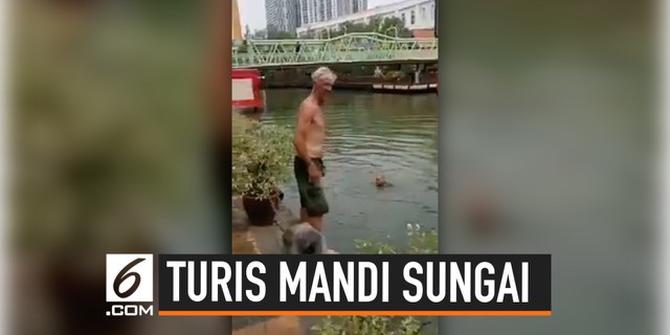 VIDEO: Aksi Turis Mandi di Sungai Tercemar Malaysia