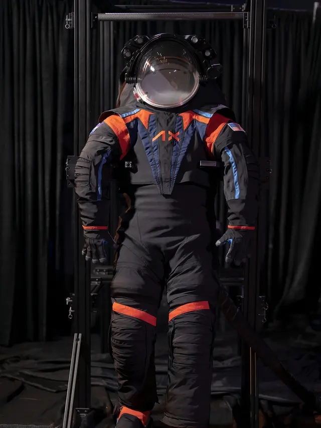Pakaian antariksa untuk astronaut di misi Artemis III ke Bulan dipamerkan NASA (Dok. NASA)