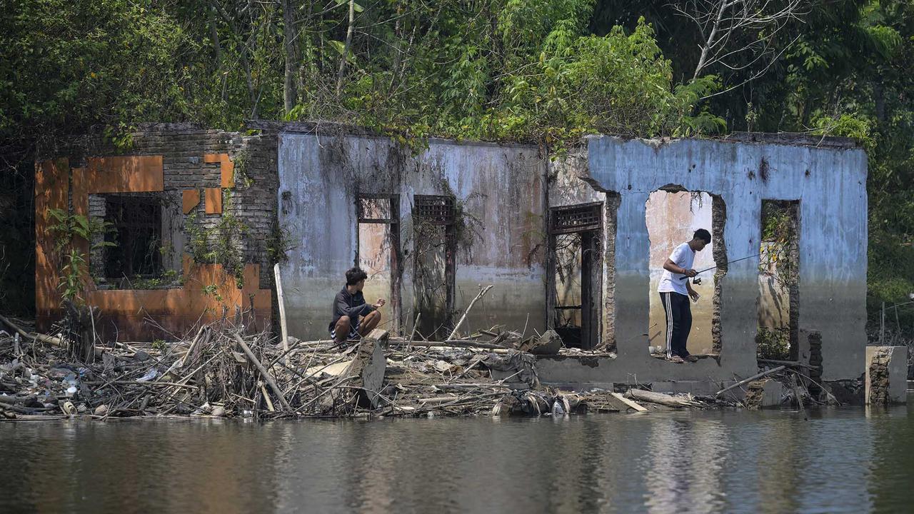 Kekeringan Memunculkan Kembali Kampung di Bendungan Karian