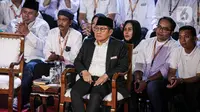 Calon Wakil Presiden nomor urut 1, Muhaimin Iskandar saat mengikuti paparan visi dan misi pada debat perdana Calon Presiden pada Pilpres 2024, Selasa (12/12/2023). (Liputan6.com/Faizal Fanani)