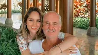 Cinta Laura sedang bersama ayahnya yang akan berulang tahun akhir September 2020 (Dok.Instagram/@claurakiehl/https://www.instagram.com/p/B_tWZ8oFG6C/Komarudin)