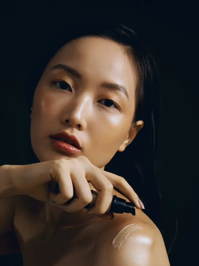 Beauty Review: Mencoba Highlighter Terbaru dari Rollover Reaction