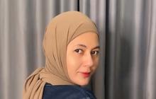 4 Potret Gaya Hijab Paula Verhoeven Tanpa Peniti dan Jarum Pentul, Terlihat Anggun dan Elegan Meski Pakai Pashmina Instan