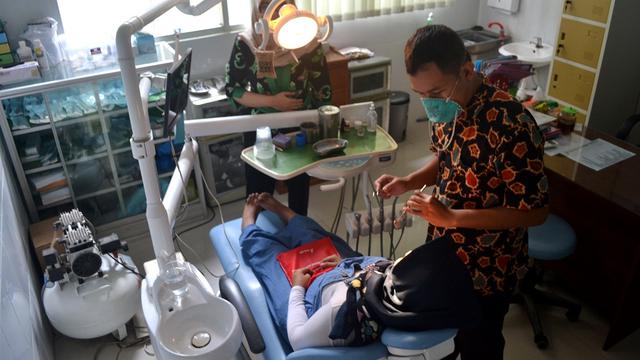 Pemeriksaan gigi ibu hamil di Puskesmas Kebasen, Banyumas. (Foto: Liputan6.com/Muhamad Ridlo)