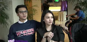 Ricky Harun cukup akrab dengan pekerjaan baby sitter, ia tak canggung mengurus anak meski banyak menghabiskan waktu di luar.