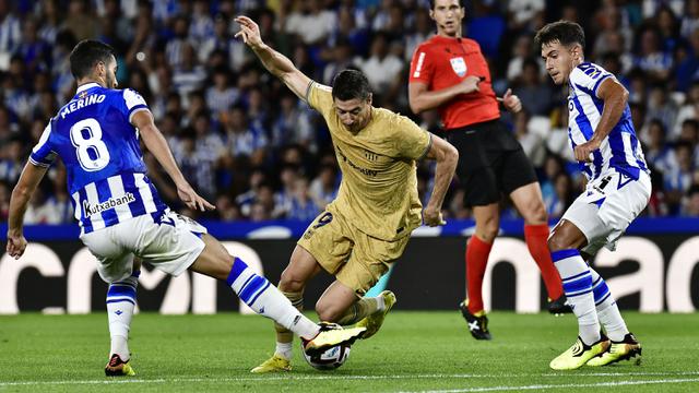 Foto: Robert Lewandowski Cetak Dua Gol Perdana di Liga Spanyol, Mulai Buktikan Ketajamannya Bersama Barcelona