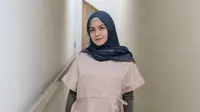 Jarang Tampil, Revalina S. Temat Kabarkan Hamil Anak Kedua