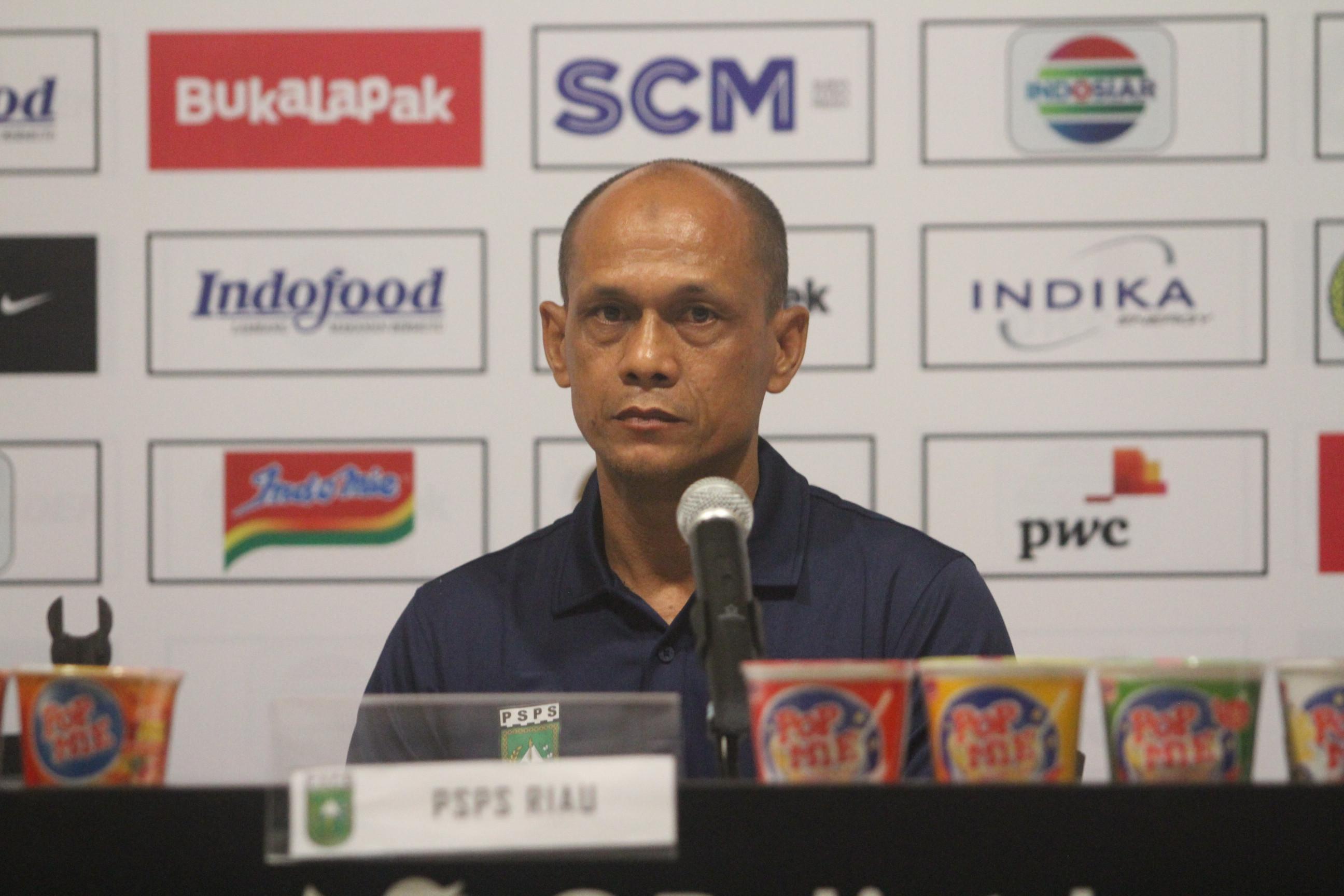 Asisten Pelatih PSPS Riau Sipendri. (Liputan6.com/Dewi Divianta)