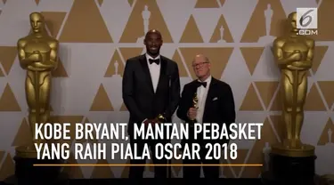 Kobe Bryant meraih Piala Oscar 2018 pada anugerah penghargaan 90th Academy Awards
