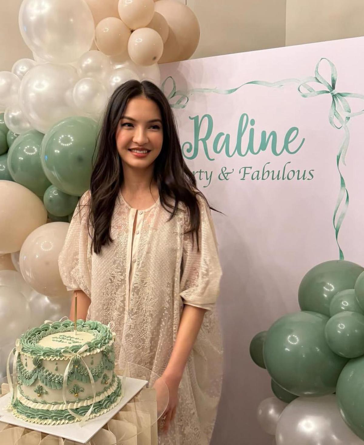 7 Potret Raline Shah Rayakan Ulang Tahun ke-40 di Malaysia dengan Nuansa Buka Puasa, Ini Momen Harunya