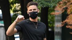 Olivier Giroud resmi menjadi pemain AC Milan setelah direkrut dari Chelsea pada bursa transfer musim panas ini. Dirinya akan berseragam Rossonerri dengan nomor punggung sembilan, untuk mengawali debutnya di Liga Italia pada musim 2021/2022. (Foto: AFP/Piero Cruciatti)