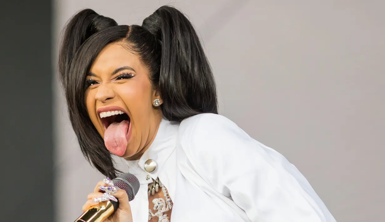 Karier Cardi B sendiri pun langsung menanjak usai merilis album Invasion of Privacy. (KYLE GRILLOT  AFP)