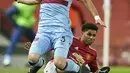 Bek West Ham, Vladimir Coufal bereaksi usai penyerang Marcus Rashford melakukan pelanggaran keras pada pekan 29 Liga Inggris 2020-2021 di Old Trafford, Senin dinihari WIB (15/3/2021). Manchester United atau MU berhasil mencuri poin penuh usai kalahkan West Ham 1-0. (AP Photo/Dave Thompson,Pool)