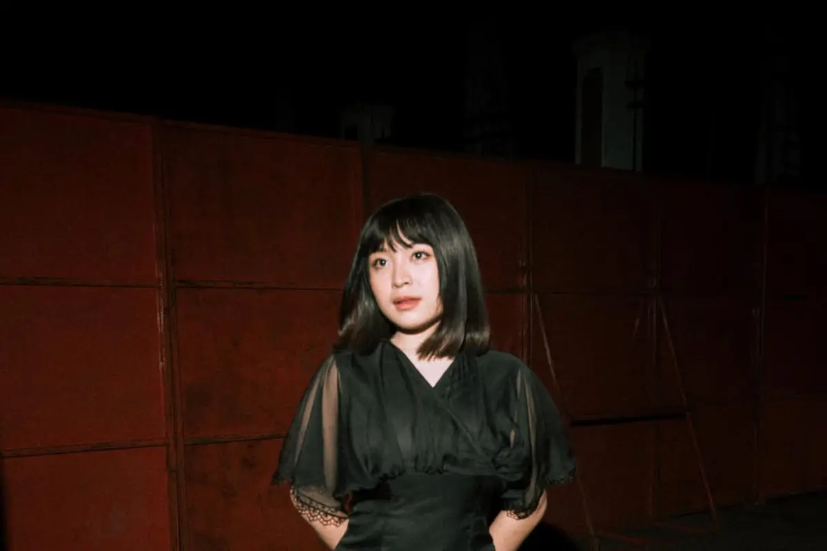 Pesona Rambut Pendek Berponi ala Bernadya, Makin Memikat Saat Tampil di Atas Panggung