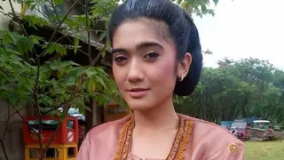 Revi Mariska Terbaru - Berita, Foto, Video | Fimela.com