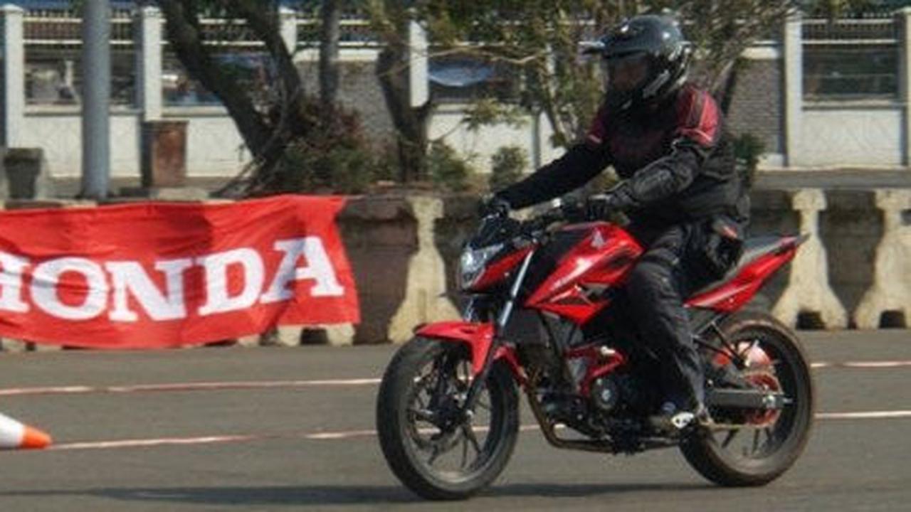 Intip spesifikasi lengkap All New Honda CB150R Streetfire