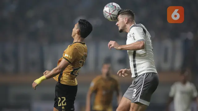 Foto: Gol Sani Rizki Fauzi Buyarkan Kemenangan Persib Bandung atas Bhayangkara FC di Pekan Pertama BRI Liga 1 2022 / 2023