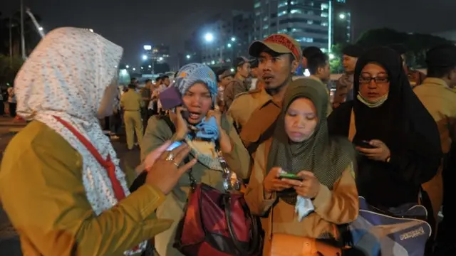 Usai seharian demo, guru honorer bersorak gembira diangkat PNS