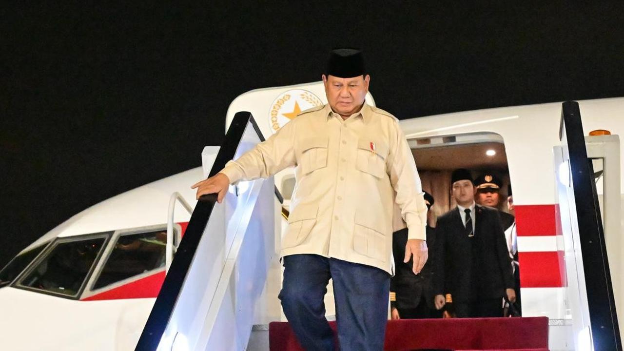 Prabowo Tiba di Mesir untuk Hadiri KTT D-8 hingga Bertemu Presiden El-Sisi