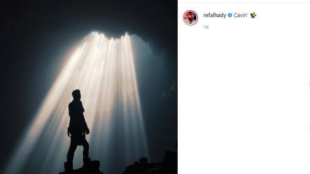6 Momen Seru Refal Hady Liburan ke Gua Jomblang Bersama Sabahat