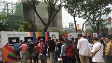 Pembeli tiket mulai mengantre untuk menukarkan tiket menonton pembukaan Asian Games 2018 (Liputan6.com/Muhammad Adiyaksa)