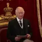 Raja Charles III dinobatkan sebagai raja baru Inggris (Tangkapan layar YouTube The Guardians)