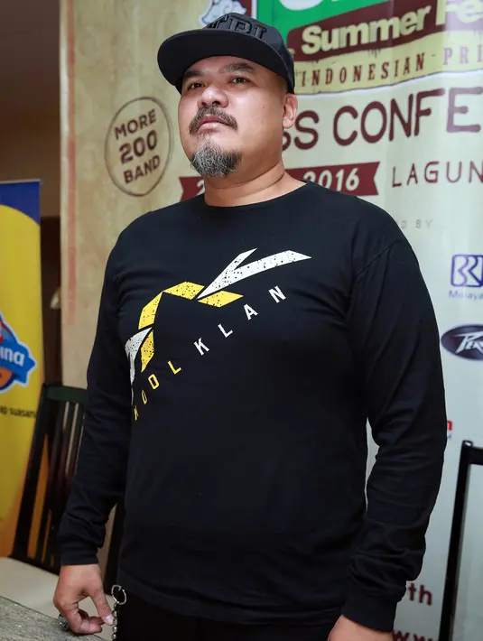 Sudah beberapa bulan ini ia bersama dengan bandnya memasarkan karyanya melalui media sosial. Dan itu sudah mulai terlihat hasilnya. (Deki Prayoga/Bintang.com)