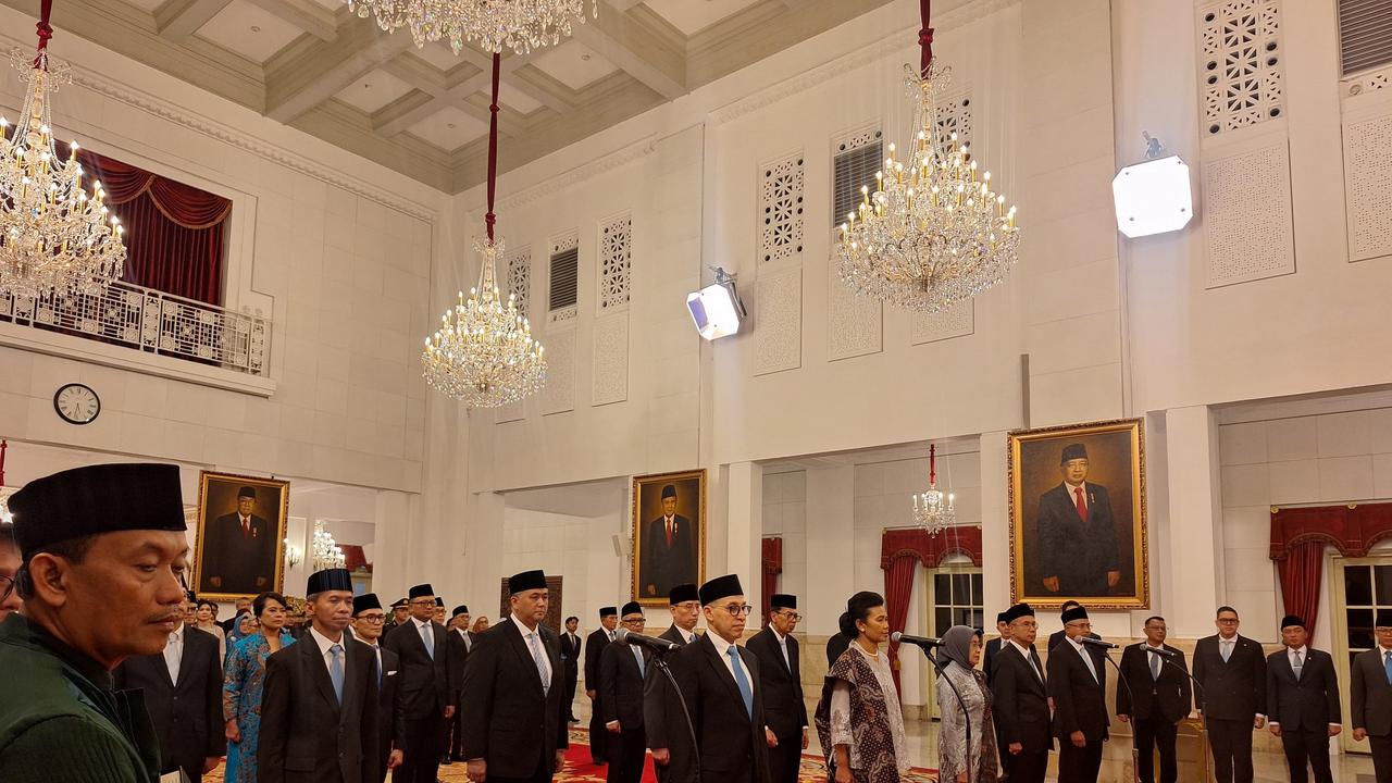 Presiden Prabowo Subianto melantik 31 Duta Besar (dubes) Luar Biasa Berkuasa Penuh (LBBP) Republik Indonesia di Istana Negara Jakarta, Senin (24/3/2025).