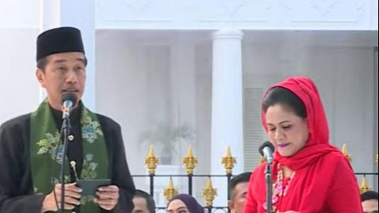 Dengan kompak, Jokowi dan Iriana secara resmi membuka pagelaran Istana Berkebaya di Istana.