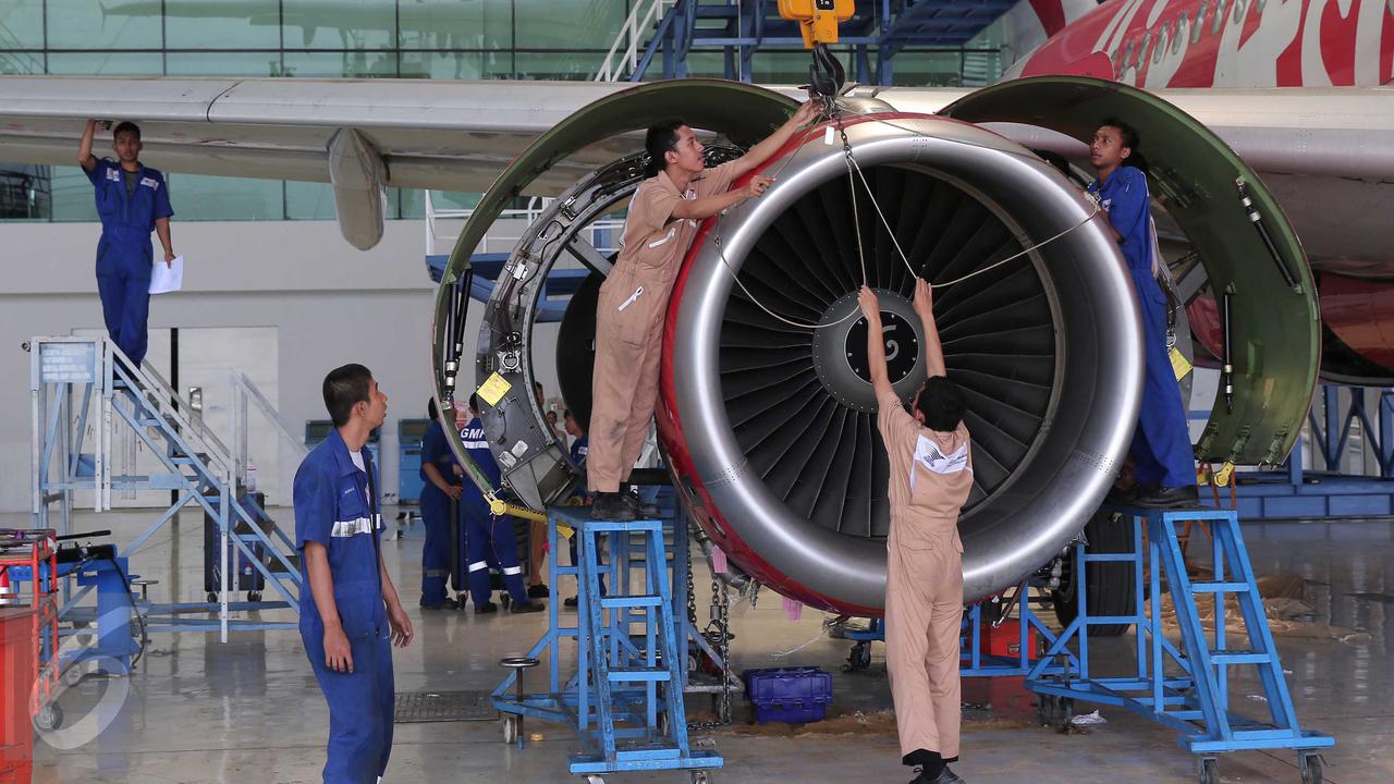 20151106-Hanggar 4 GMF Kurang Teknisi, Pembenahan Pesawat Terhambat