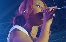 Bikin Penonton Terkesima, 10 Foto Cantik Nadin Amizah di De Poppin Rhythm Surabaya