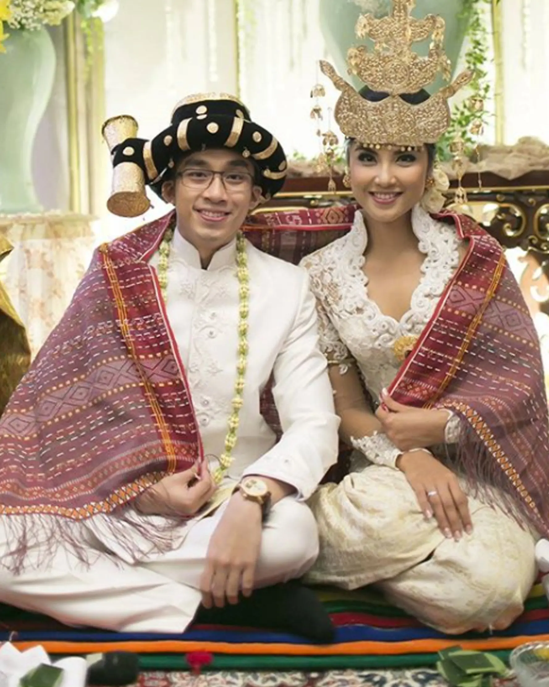 Zivanna Letisha dan suami, Haries Argareza Harahap. (Instagram)