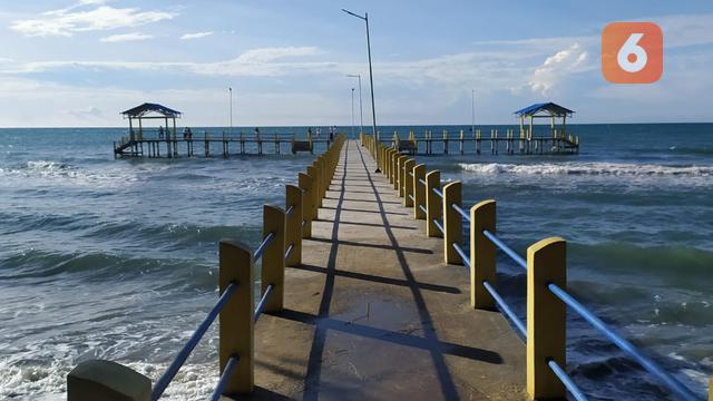 Dermaga Pantai Libuo, Wisata pantai yang terletak di Kecamatan Paguat, Kabupaten Pohuwato (Arfandi Ibrahim/Liputan6.com)