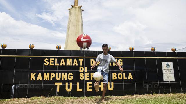 Pesepak bola SSB Tulehu Putra, Riski Ramdhani. (Bola.com/Vitalis Yogi Trisna)
