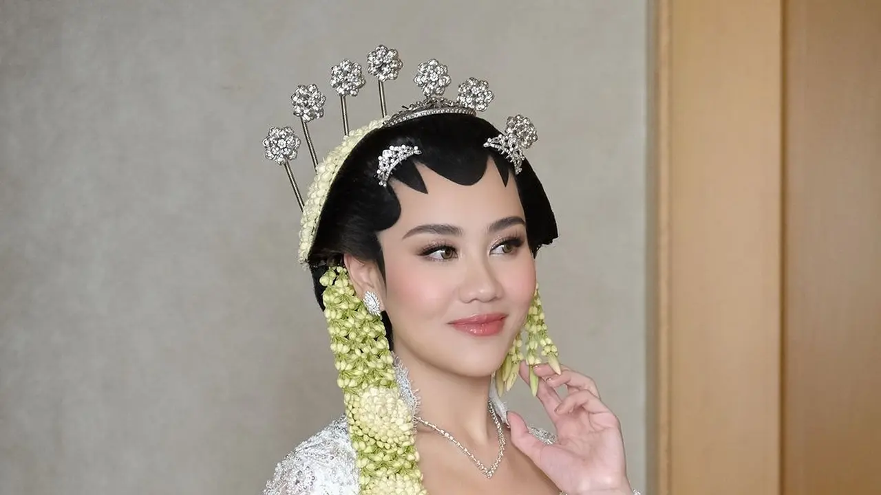 8 Inspirasi Kebaya Seleb yang Menikah di Bulan Juli 2024, dari Aaliyah Massaid Usung Adat Jawa-Minang hingga Salshabilla Adriani dengan Adat
