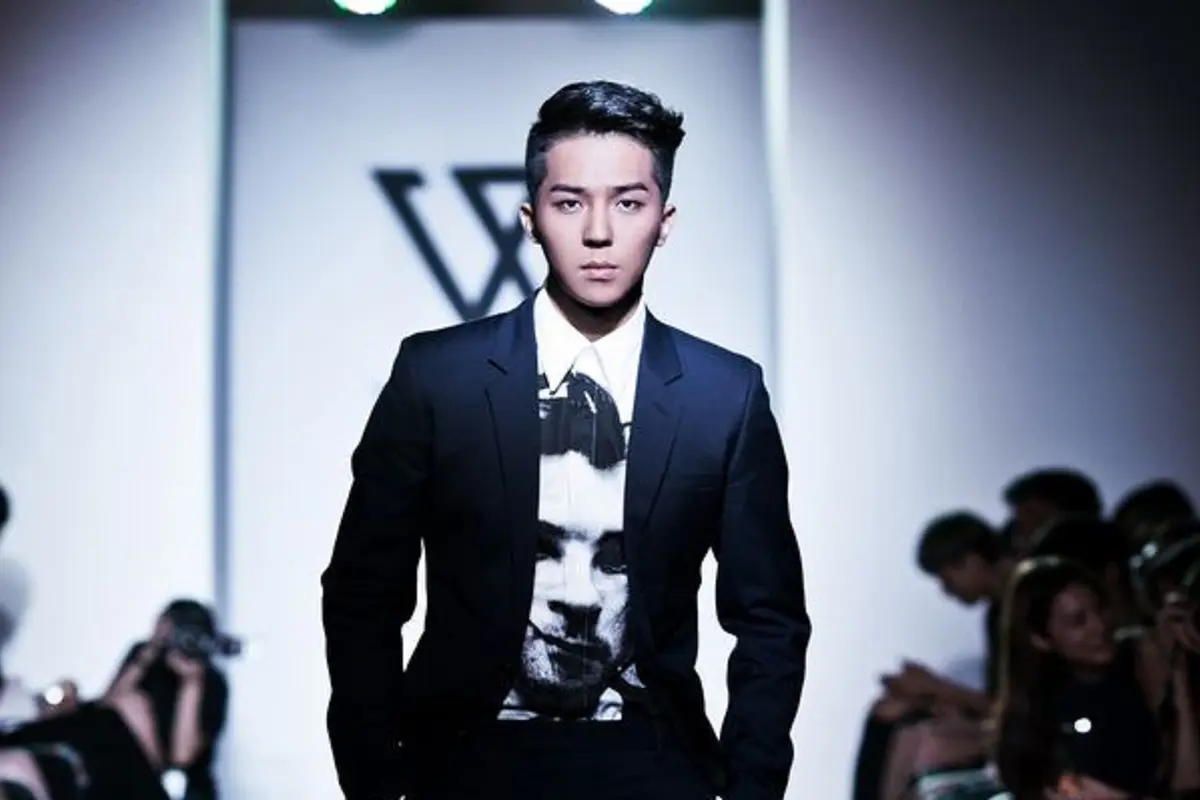 Mino WINNER dilarikan kerumah sakit karena mengalami cedera leher. (via. YG Entertainment)