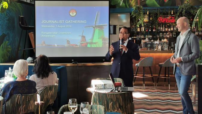 Para jurnalis yang tergabung dalam kegiatan 