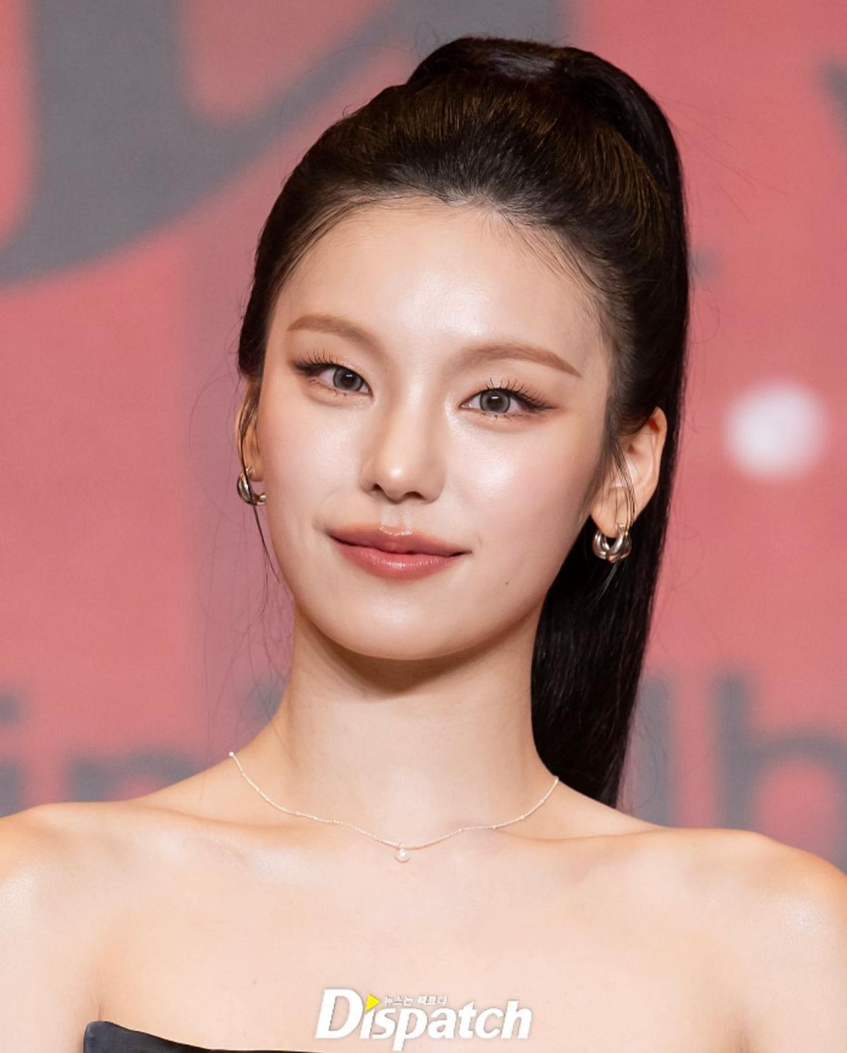 7 Potret Yeji ITZY Debut Solo dengan Album 'AIR', Visualnya di Konferensi Pers Bikin Terpukau