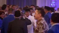 Ketum Partai Gerindra Prabowo Subianto (baju puith) menghadiri Rakernas PAN di Jakarta, Rabu (6/5/2015). Dalam acara itu juga dilantik Pengurus Dewan Pimpinan Pusat Partai Amanat Nasional Periode 2015-2020. (Liputan6.com/Faizal Fanani)