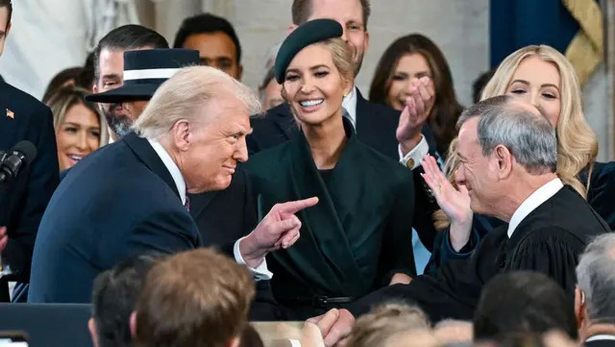 Ucapkan Sumpah Jabatan, Donald Trump Resmi Jabat Presiden ke-47 Amerika Serikat