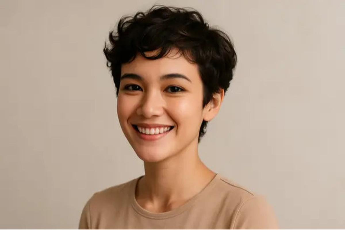 7 Potongan Rambut Pendek Keriting Mengembang, Tampil Fresh dan Natural