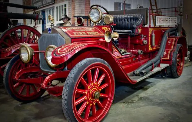 Sejarah mobil adalah sejarah yang panjang. Untuk mengingatnya, dibuatlah museum yang khusus menyimpan mobil dan beragam ceritanya.