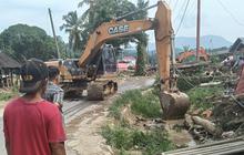 Sat Brimob Polda Sumbar Percepat Pemulihan Bencana Agam, Fokus Irigasi dan Infrastruktur