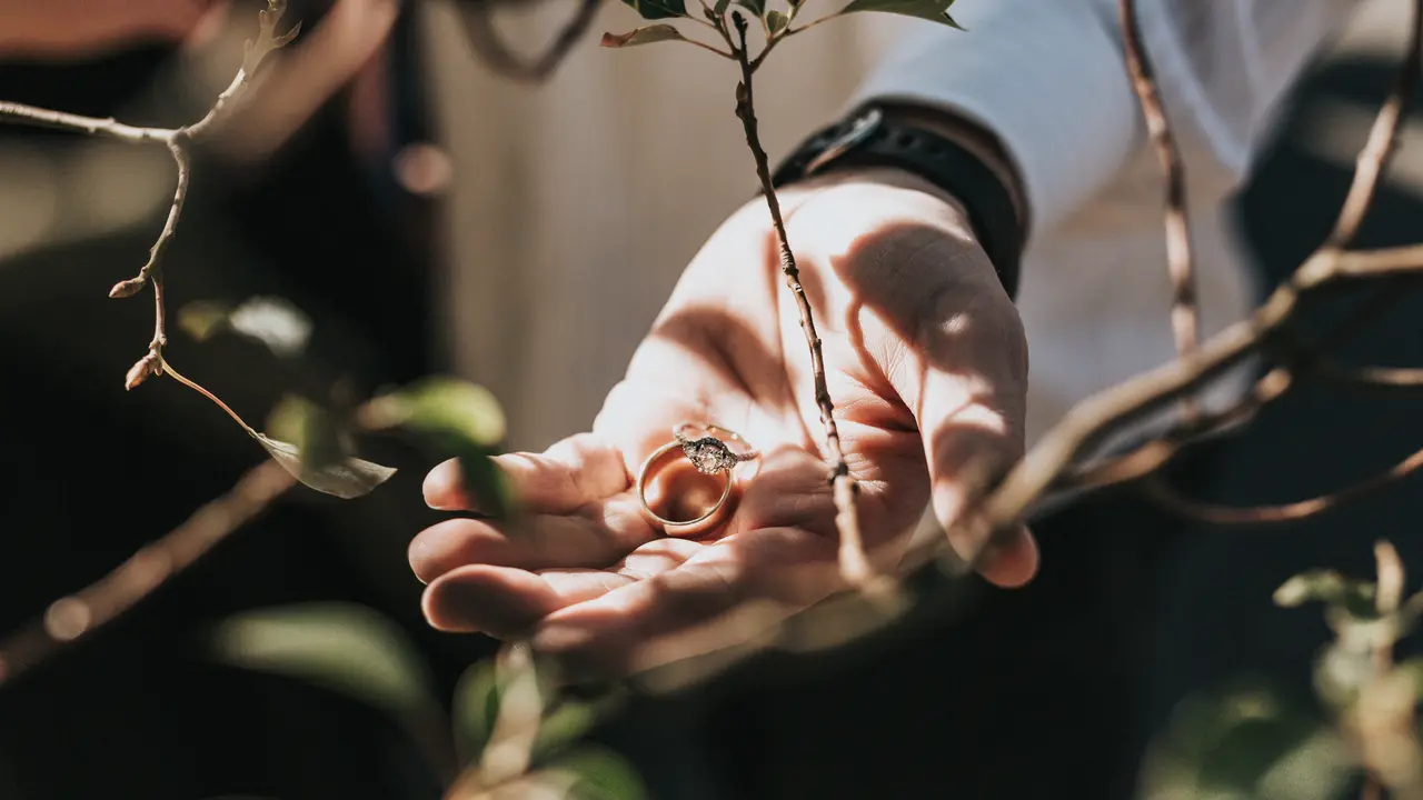 cincin untuk istri