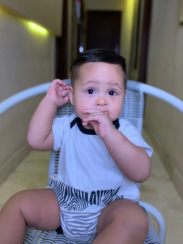 6 Potret Arrasya Anak Tasya Kamila dengan Gaya Rambut Baru, Gemas