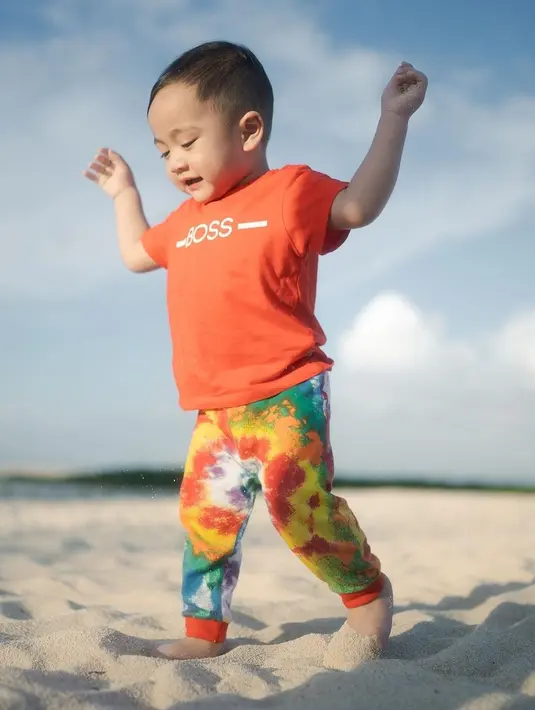 Terdapat banyak foto yang diunggah Raffi Ahmad mengenai, Cipung begitu panggilan kesayangan untuk anak keduanya. [instagram/raffinagita1717]