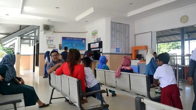 Suasana Stasiun Sidareja, wilayah Daop 5 Purwokerto. (Foto: Liputan6.com/Muhamad Ridlo)