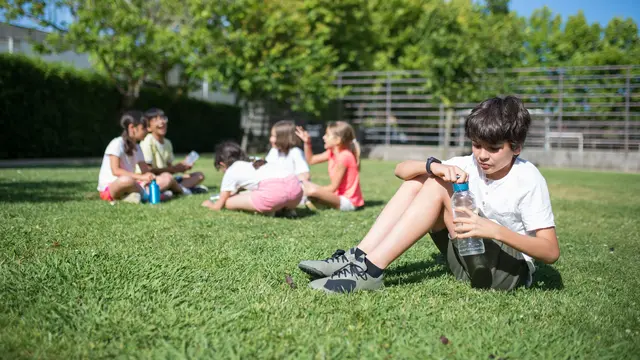 Bukan Berarti Tidak Suka Berteman, Ini Cara Dukung Anak Introvert agar Tetap Berkembang di Lingkungan yang Ramai