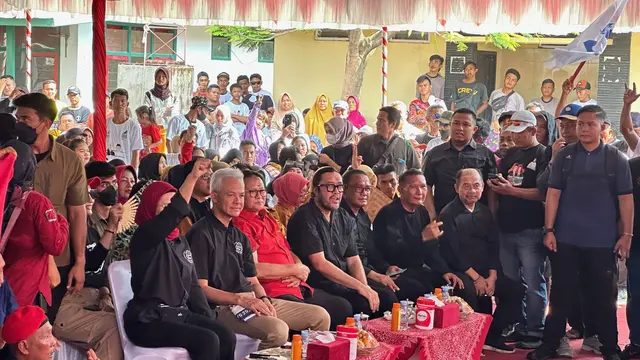 Calon presiden (capres) nomor urut tiga, Ganjar Pranowo, di Tempat Pelelangan Ikan Karang Song, Indramayu, Jawa Barat, Sabtu (23/12/2023) (Istimewa)