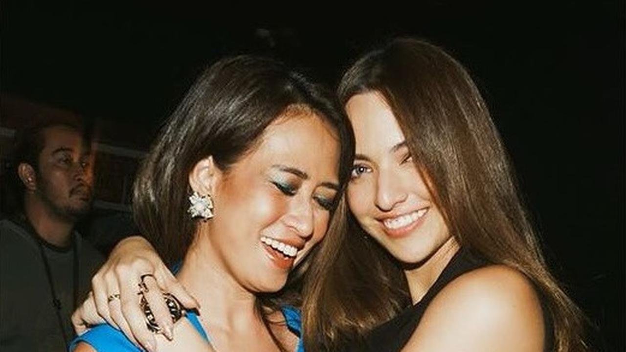Potret Nia Ramadhani di Ultah Gina Janu, Kakak Ipar Rasa Bestie